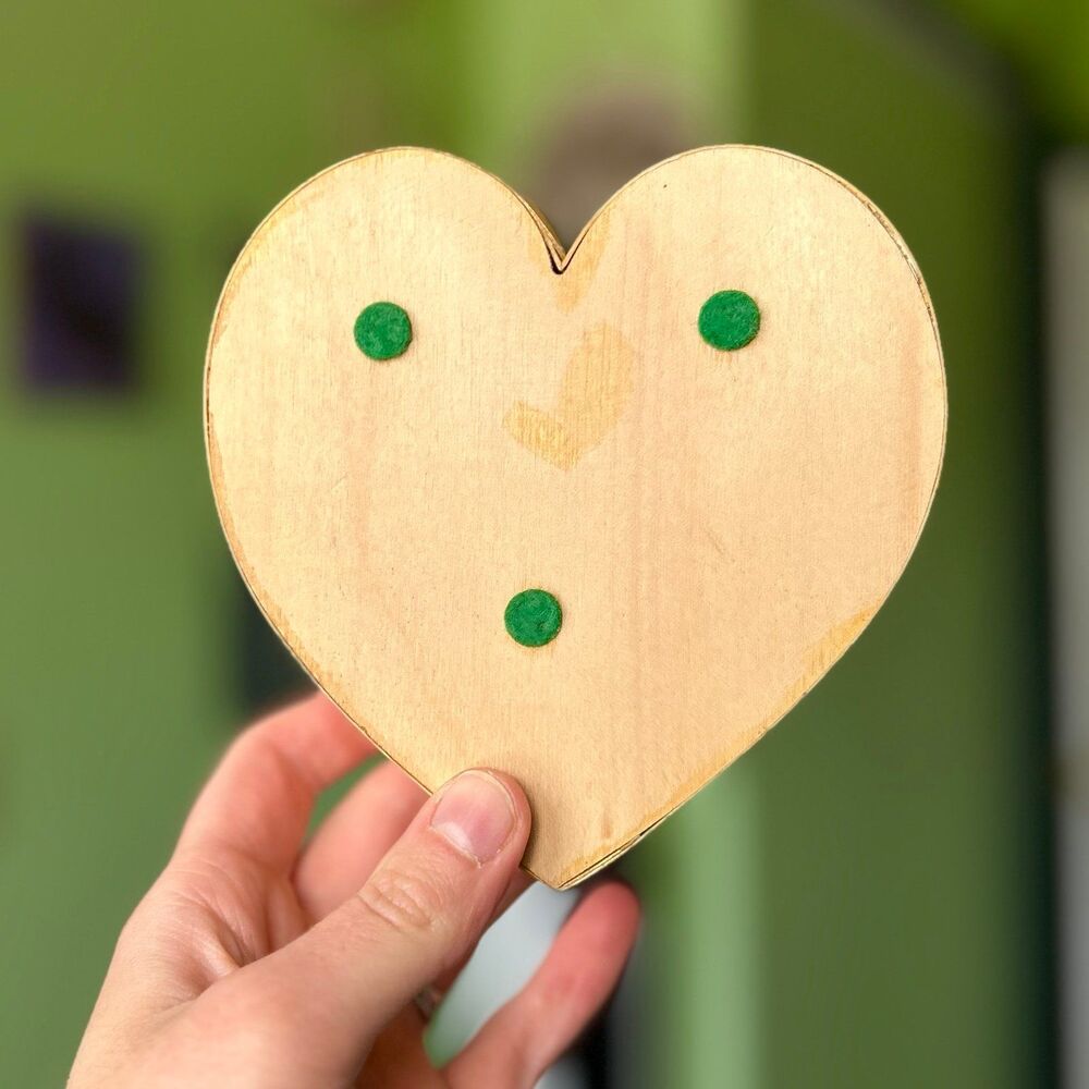 ❌SOLD Heart Shaped Wooden Heart Floral Box - Picture 4 of 8